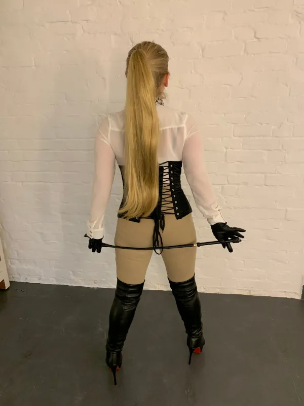 Mistress Victoria Rose